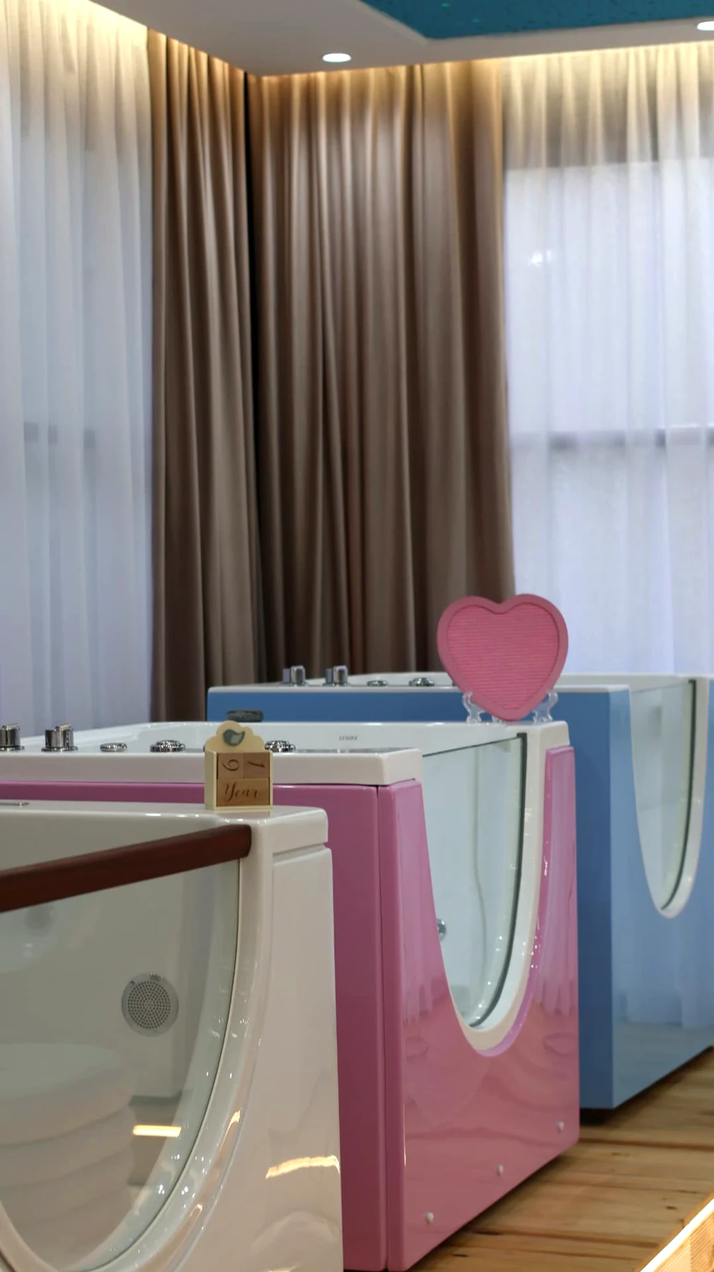 Vaskat e spa-së në Dreamy Baby Spa HANNISA
